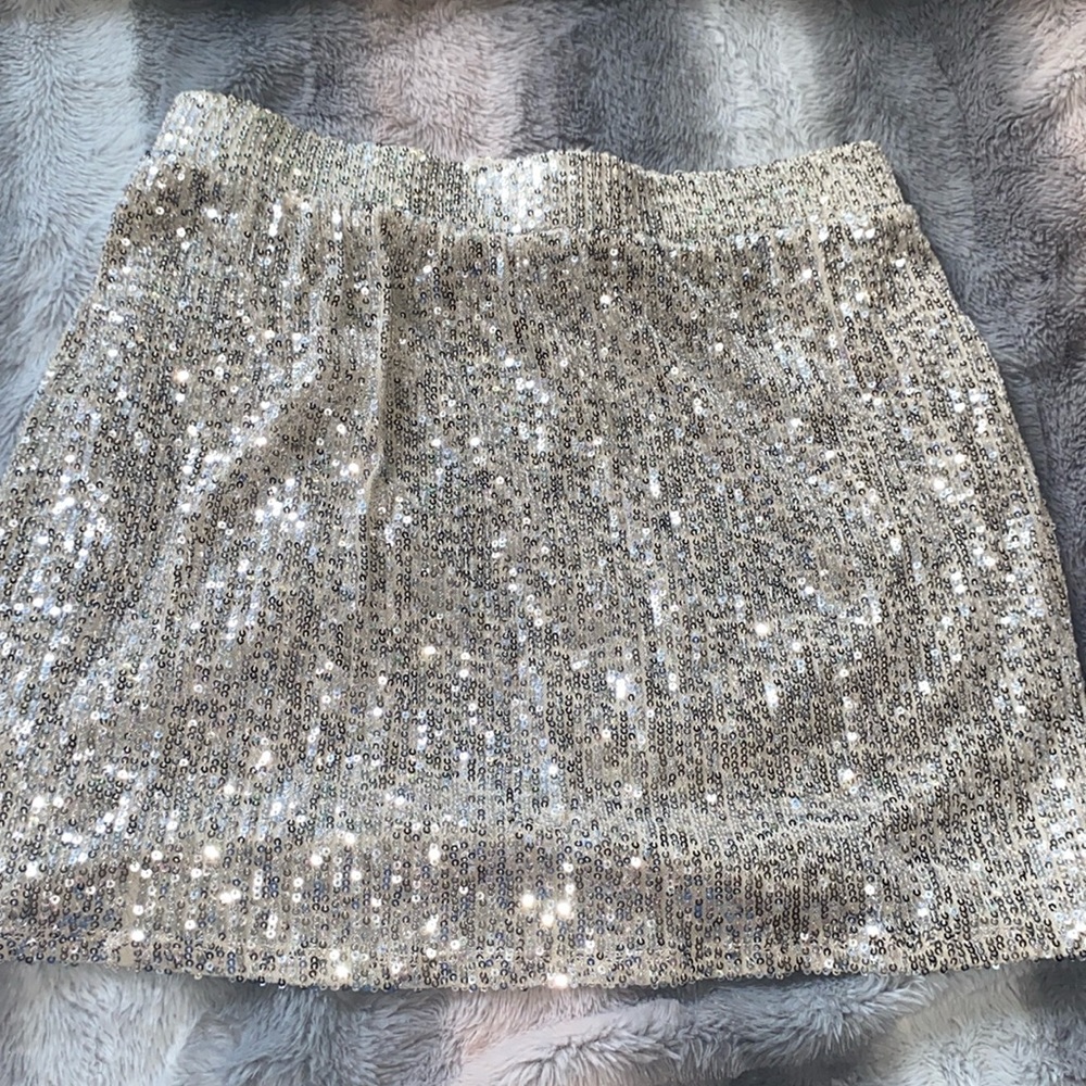 Women’s M sparky skirt